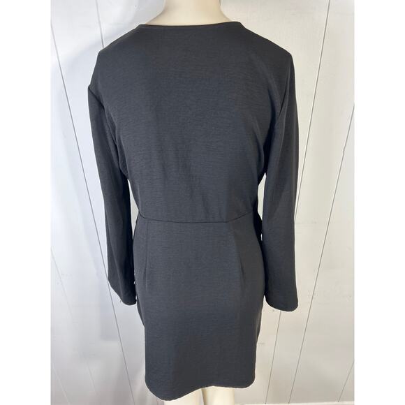 Topshop Tortoise Ring Black Long Sleeve Mini Dress in Size 8. - Picture 5 of 7